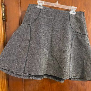 Tweed skirt with trim